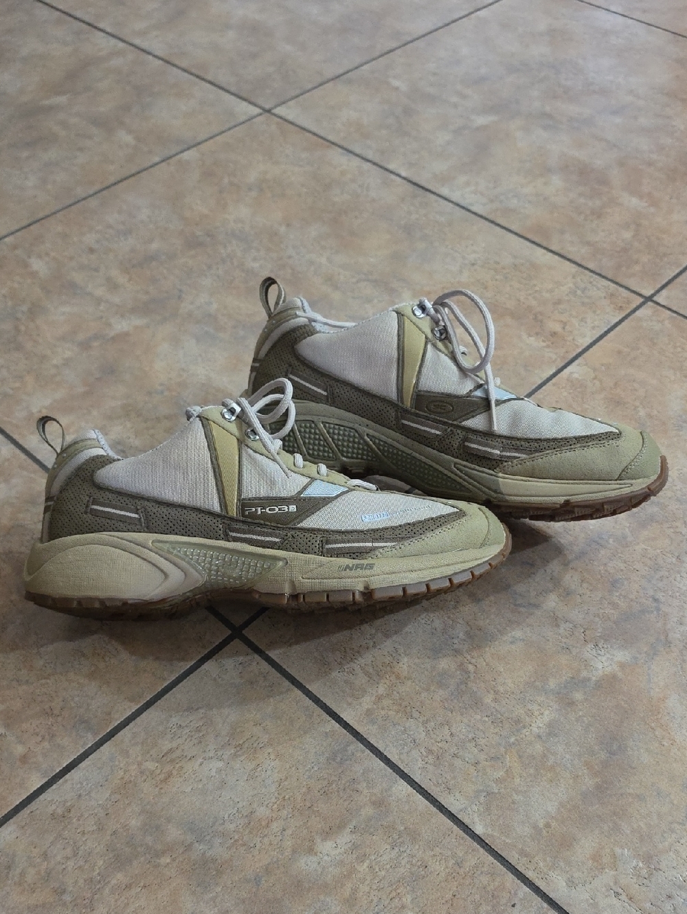 Men's Sand Runners in Olive and Beige